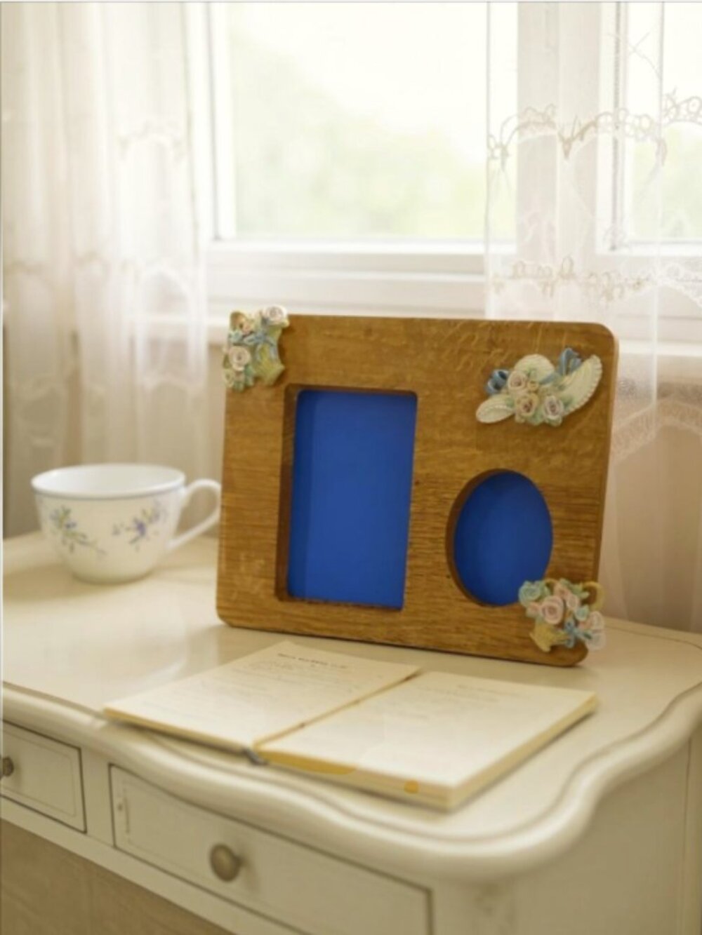 VINTAGE FRAME -- Musical, Holds 2 Photos, Garden Theme w/Hat & Basket of Flowers